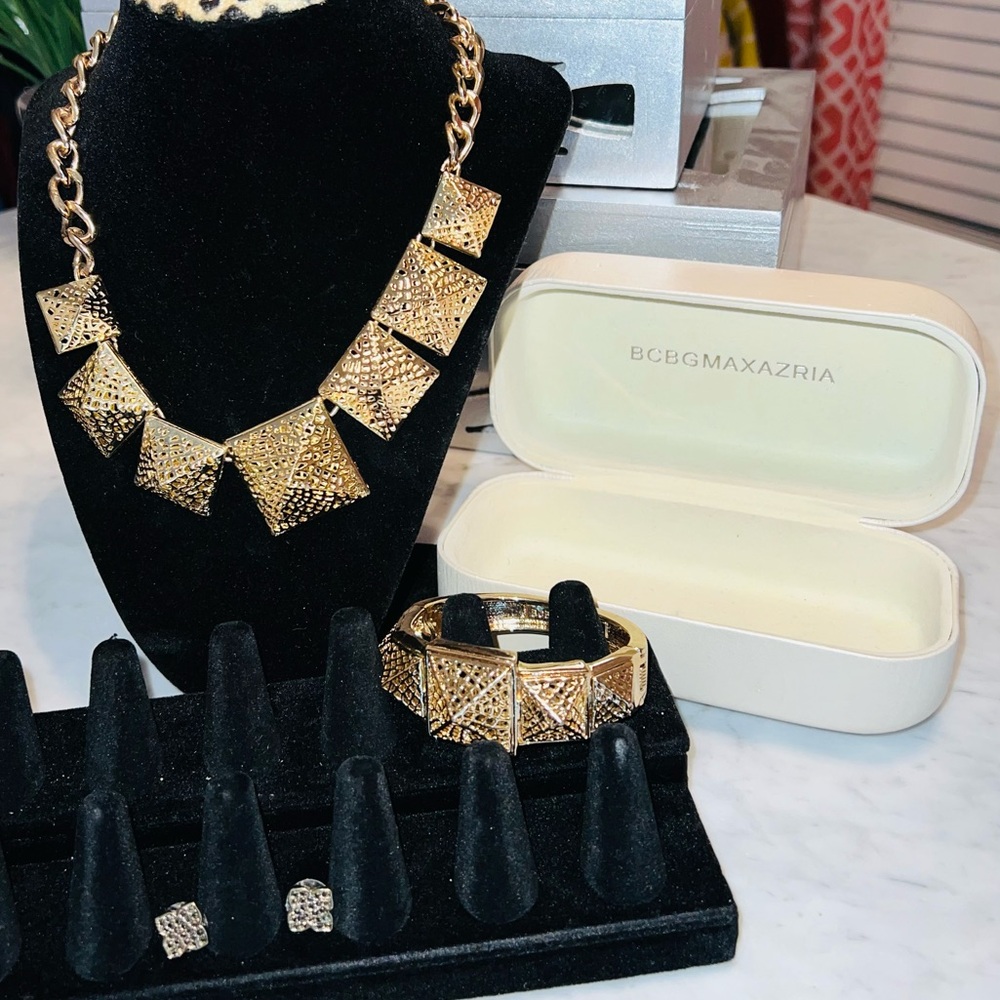 Bcbgmaxazria Gold Geometric Statement Necklace, B… - image 8